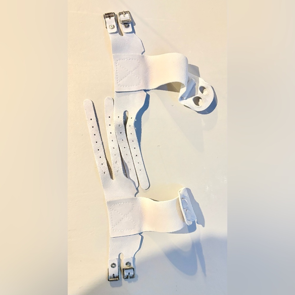 Professional Double-Buckle Suede Gymnastics Grips